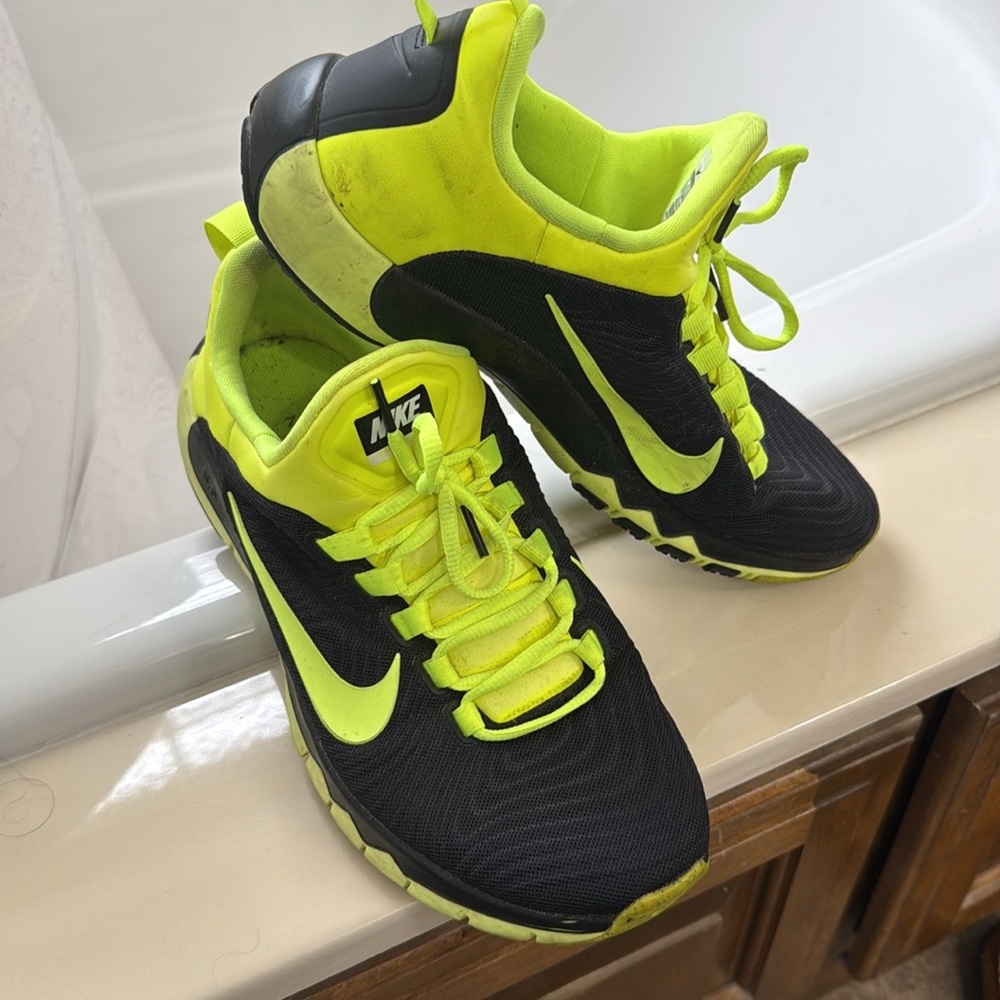 Nike Men’s Black and Neon Green Running Shoes